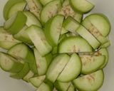 Foto langkah ke 3 dari resep Tumis Terong Sosis.