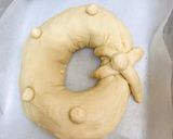 Foto del paso 4 de la receta: Rosca de pan de muerto