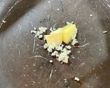 A picture of step 3 of Porcini cream pasta.