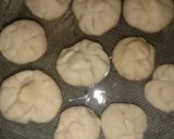 A picture of step 14 of Street style veg fried momos with red chutney.