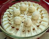 A picture of step 3 of Raffaello pudding.
