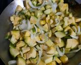 Foto del paso 4 de la receta: Churrasquitos de pollo y revuelto de zapallitos