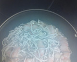 Foto del paso 2 de la receta: Gulas con gambones al ajillo
