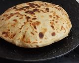 A picture of step 3 of आलू पनीर पराठा.