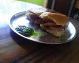 आलू टिक्की बर्गर (alo tikki burger recipe in marathi) रेसिपी स्टेप 4 फोटो 