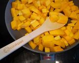 Bandnudeln mit geröstetem Butternut Kürbis und Salbeibutter Rezeptschritt 2 Foto