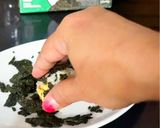 Foto langkah ke 5 dari resep Jumeokbap (Korean Rice Ball).