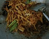 Foto langkah ke 5 dari resep Petis kentang kering pedas manis.