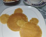 Foto langkah ke 3 dari resep Pancake Mickey Mouse.