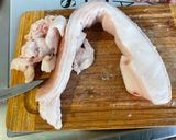 Une image de l'étape 1 de Porc à l'ananas, prune et gingembre.