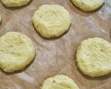 Foto langkah ke 3 dari resep Garlic Cheese Cookies.