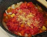 Foto del paso 3 de la receta: Jamoncitos de pollo con salsa de pimientos y tomate