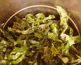 Foto langkah ke 1 dari resep Daun Singkong atau Sayur Daun Ubi Tumbuk khas Sumatera, Melayu.