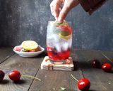 Foto langkah ke 4 dari resep Strawberry Mojito.