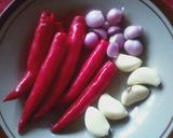 Foto langkah ke 1 dari resep Kerupuk Bumbu Balado.