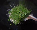 Foto langkah ke 4 dari resep Kwetiaw goreng.