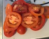 Une image de l'étape 4 de Salade de concombre, tomates, anchois,thon et scarole.