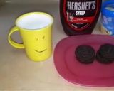 A picture of step 1 of Oreo milkshake.