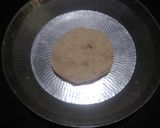 A picture of step 3 of Schezwan aloo roll.