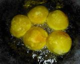Foto langkah ke 4 dari resep Bola ubi isi coklat.