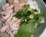 Hình bước làm 3 của món Phở Gà Bò Viên