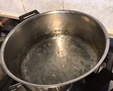 Une image de l'étape 2 de Filets de bar sauce crème à l'oseille et oignon.