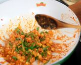 Foto del paso 5 de la receta: Boniatos Rellenos de Garbanzos Especiados
