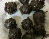 फ़रेरो रॉशर चॉकलेट (Ferrero Rocher Chocolate recipe in Hindi) रेसिपी चरण 3 फोटो