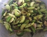 काटवलची भाजी (katvalchi bhaji recipe in marathi) रेसिपी स्टेप 2 फोटो 