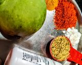 कच्चे आम का लच्छा अचार (Kachhe Aam Ka Lacha Achar recipe in Hindi) रेसिपी चरण 1 फोटो