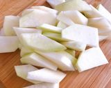 Hình bước làm 1 của món 🌱 Su Hào Xào Cà Chua (Vegan)
