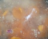 Foto langkah ke 2 dari resep Sup Ayam Wortel Sawi Hijau.