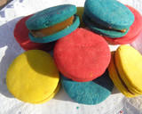 Foto del paso 8 de la receta: Alfajorcitos de maicena en colores / coloridos