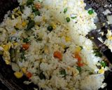 Foto langkah ke 3 dari resep Nasi Goreng Hongkong.