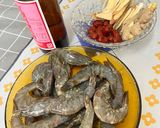 A picture of step 1 of Drunken Shrimp Hot Pot (Shaoxing Wine Shrimp).