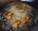 Foto langkah ke 3 dari resep Ayam Goreng Kremes.