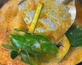 Gambar langkah 1 resipi Ayam Masak Lemak Lengkuas Cili Padi dengan Terung.