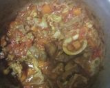 A picture of step 1 of Cooked red meat with rice.