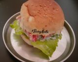 A picture of step 5 of Mayo Salad Burger.