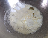 Foto del paso 1 de la receta: Bizcocho bicolor de vainilla y frutos rojos