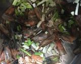 Foto langkah ke 2 dari resep Sup tom yam seafood(simple).
