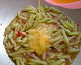 Foto langkah ke 4 dari resep Labu Siam Cah Telur Saus Tiram.