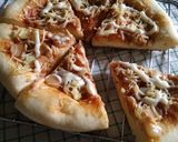 Foto langkah ke 8 dari resep Pizza Homemade Simple.