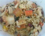 Foto langkah ke 5 dari resep Mie Kuah Keju.