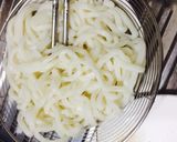 Hình bước làm 6 của món Mì udon xào rau quả chua cay 🍝