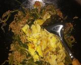 Foto langkah ke 6 dari resep Tumis kangkung campur.