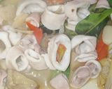 Foto langkah ke 4 dari resep Tumis Cumi-Cumi.