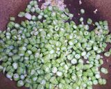 รูปขั้นตอนการทำที่ 1 ของ ถั่วฝักยาวผัดไข่