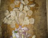 Foto langkah ke 2 dari resep Tumis sawi bakso.