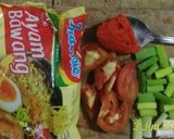Foto langkah ke 3 dari resep Sblak mie hot. Cilok isi ayam lumer.
